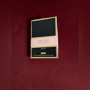 Good girl blush Carolina Herrera travel perfume